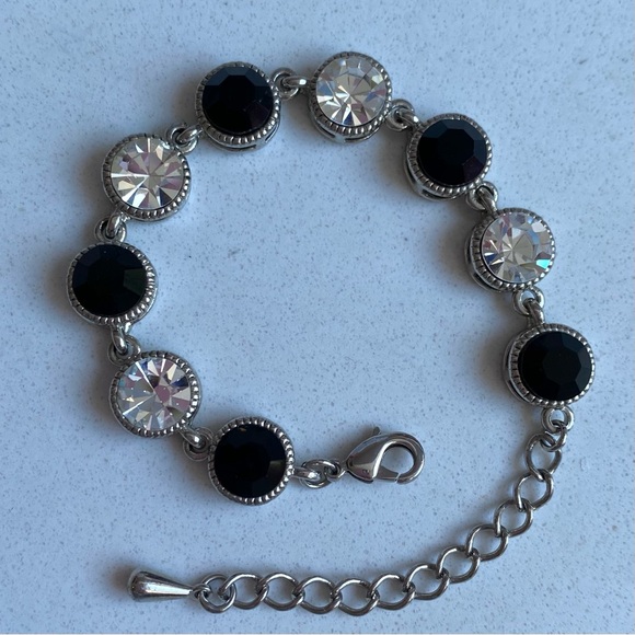 Black and Clear Crystal Bracelet - Picture 3 of 5